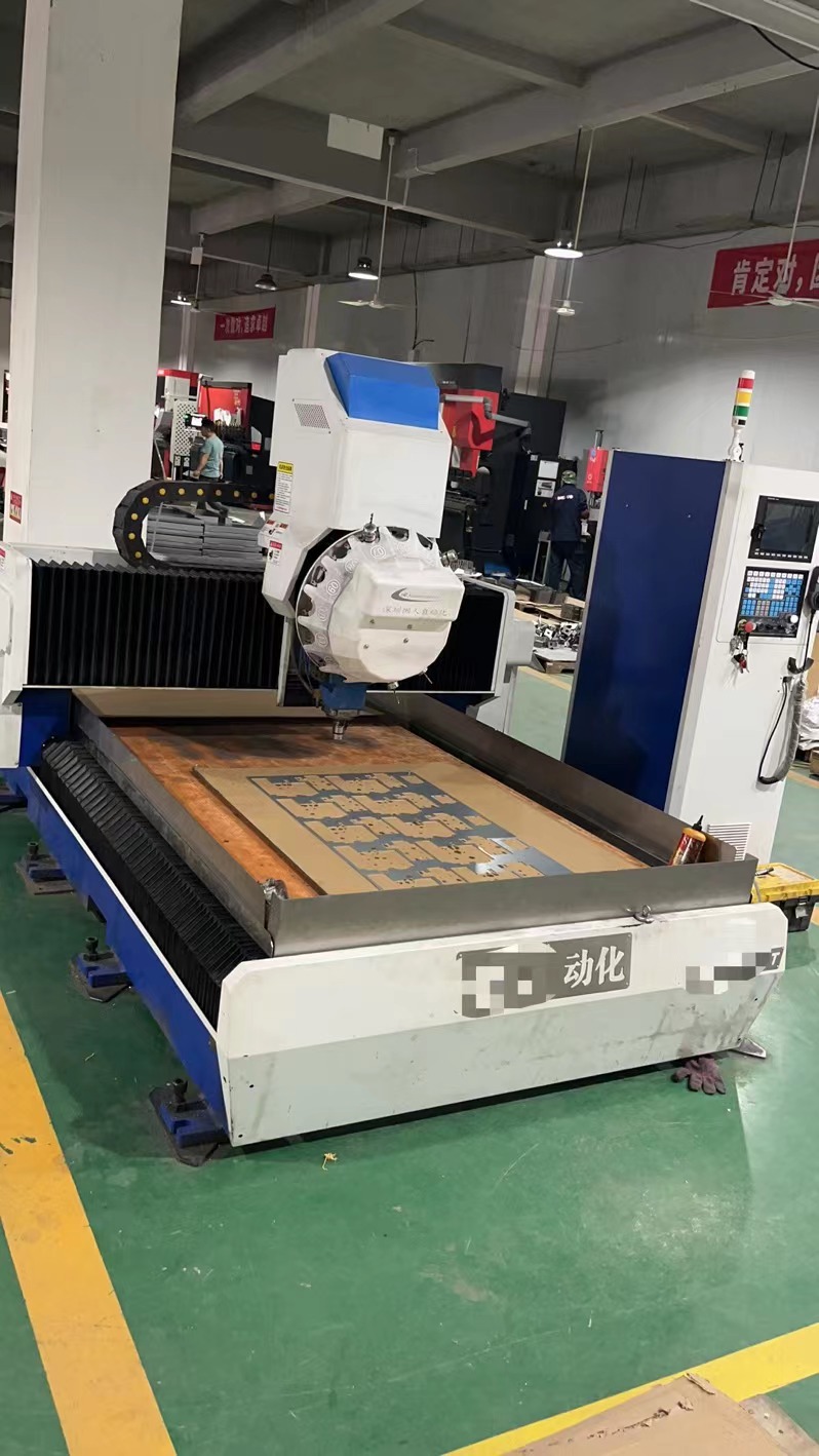 新添鈑金功牙加工中心設備